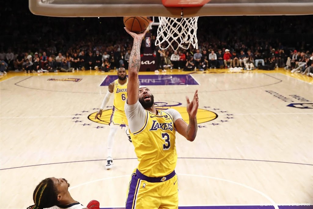 Lakers met groot vertoon van macht verder in play-offs NBA