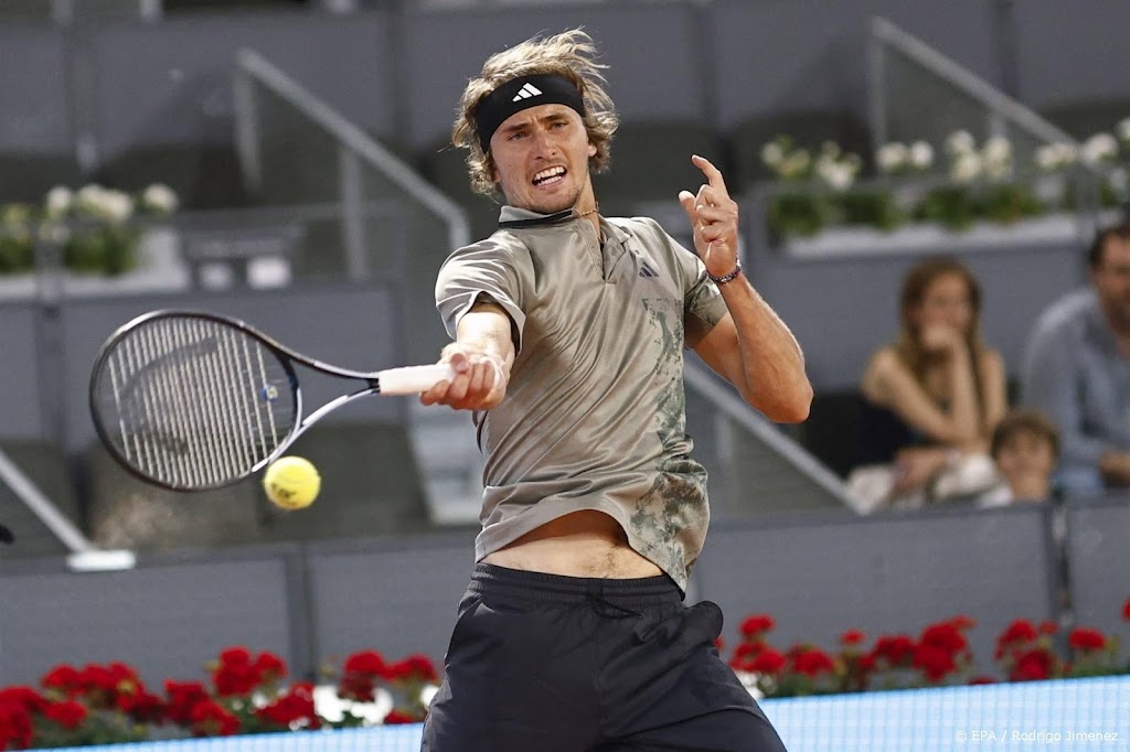 Tennisser Zverev beslist lang duel in Madrid pas in de nacht