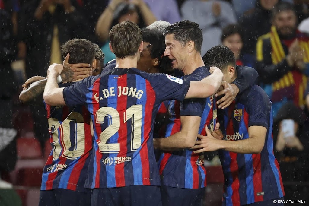 FC Barcelona door zege op Betis stap dichter bij titel