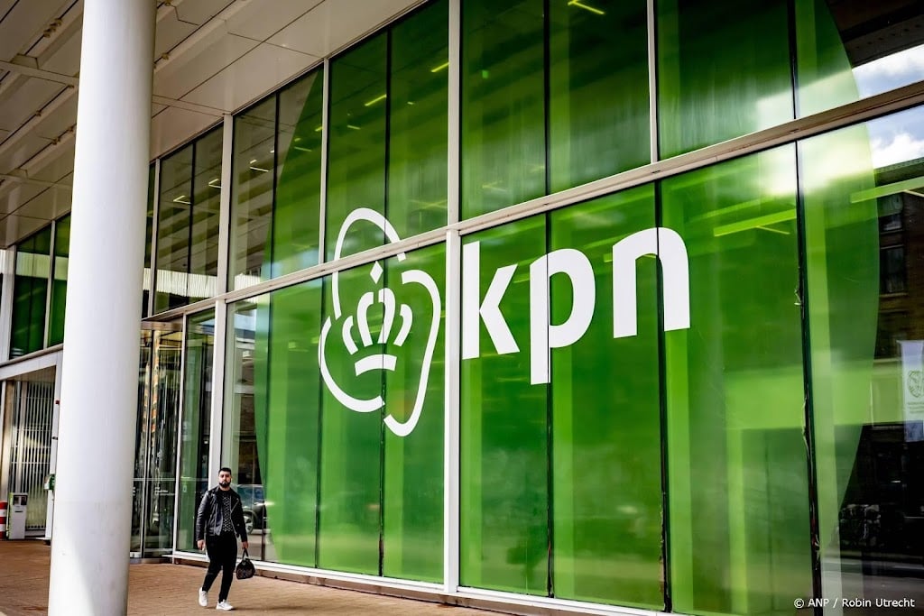 KPN zakt op afwachtend Damrak na cijfers, focus op Fed-besluit
