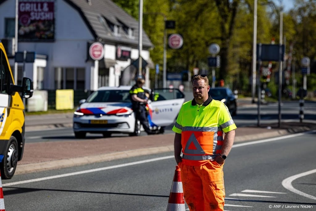 Meerdere wegen in omgeving 't Harde dicht door natuurbrand Veluwe