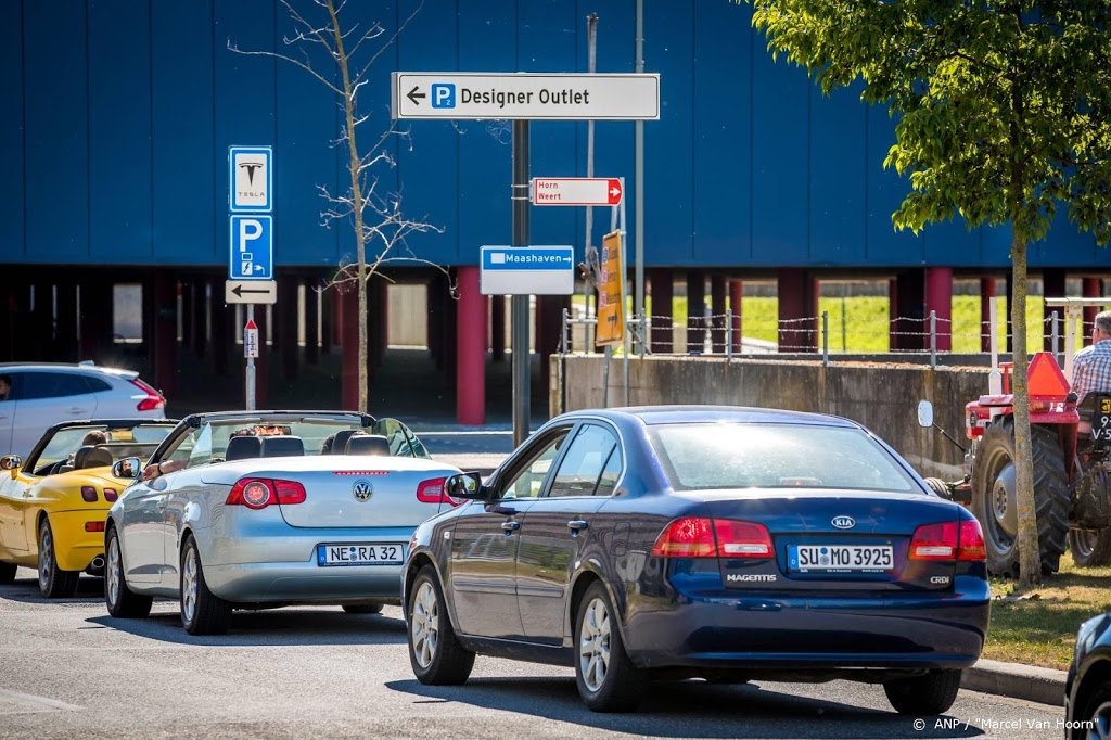 Brief burgemeesters aan Duitsers: blijf thuis met Pinksteren!