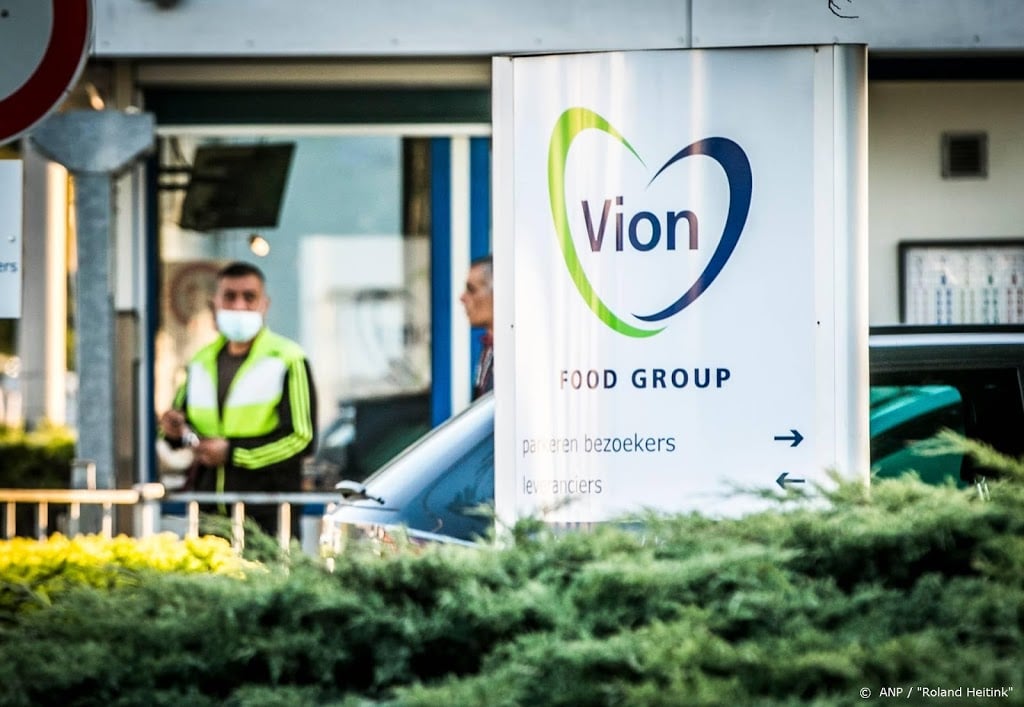 Nederlands-Duits team ziet toe op vervoer arbeidsmigranten Vion