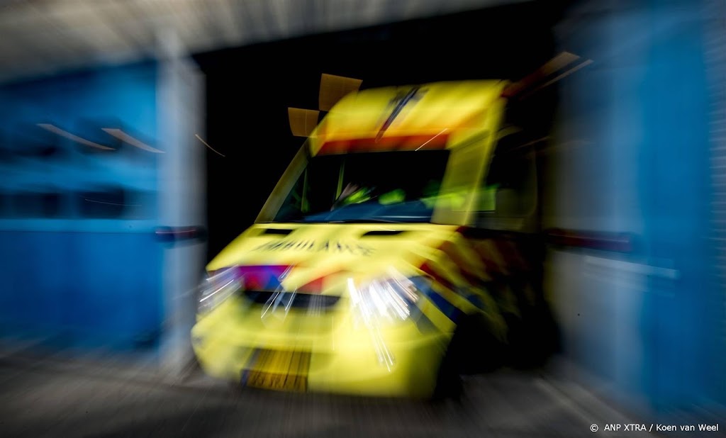 Dode en twee gewonden na steekpartij Amsterdam 