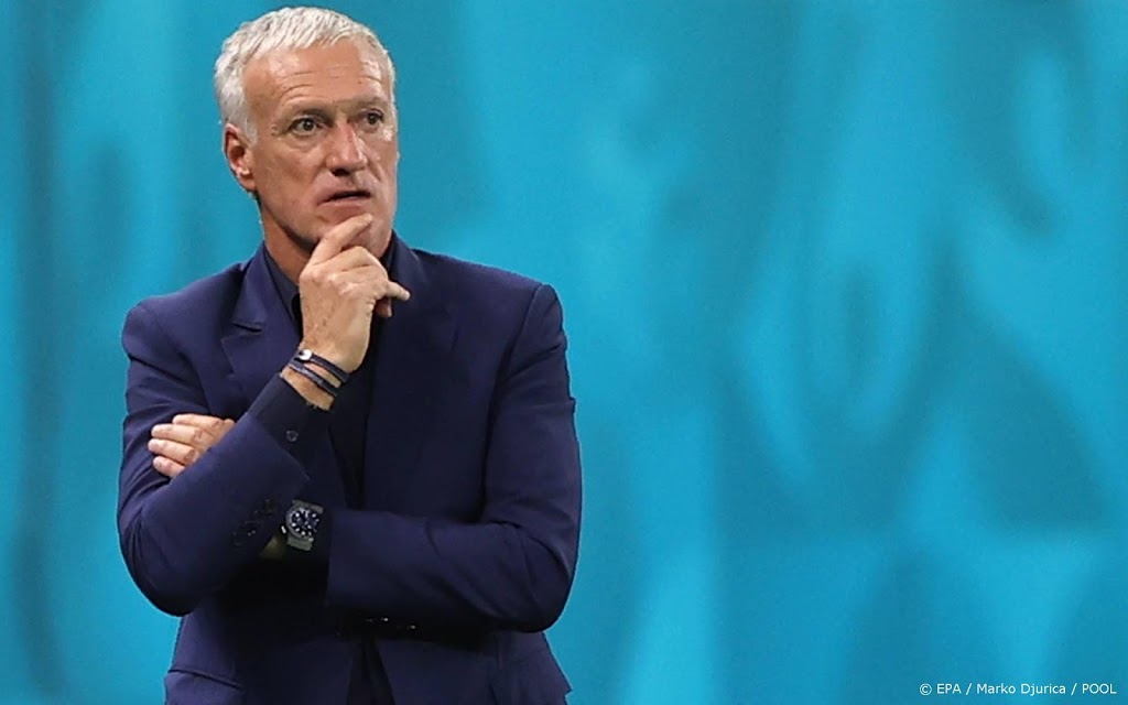 Franse bond: geen overhaast besluit positie Deschamps