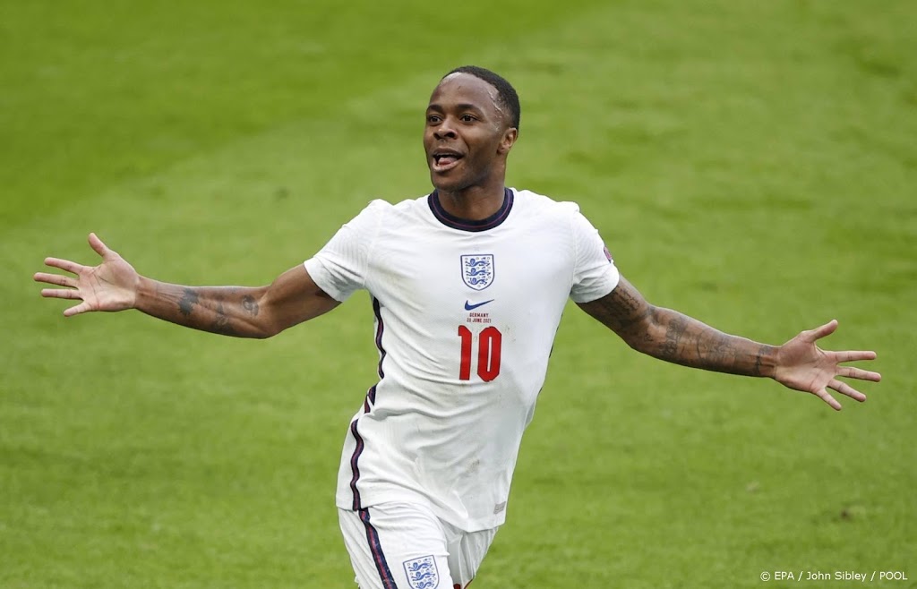 Trefzekere Sterling koestert speciale momenten in Engelse ploeg