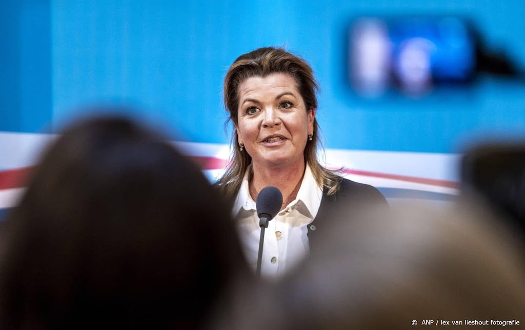 Agenten moesten voor eigen veiligheid kiezen bij huis minister