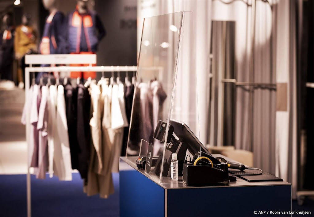 Werknemers mode- en textielindustrie leggen werk neer, zegt FNV