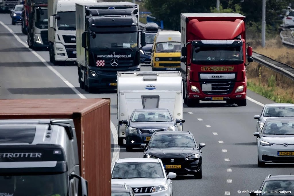 Nederlandse vrachtwagens vervoeren vooral minder bouwmaterialen