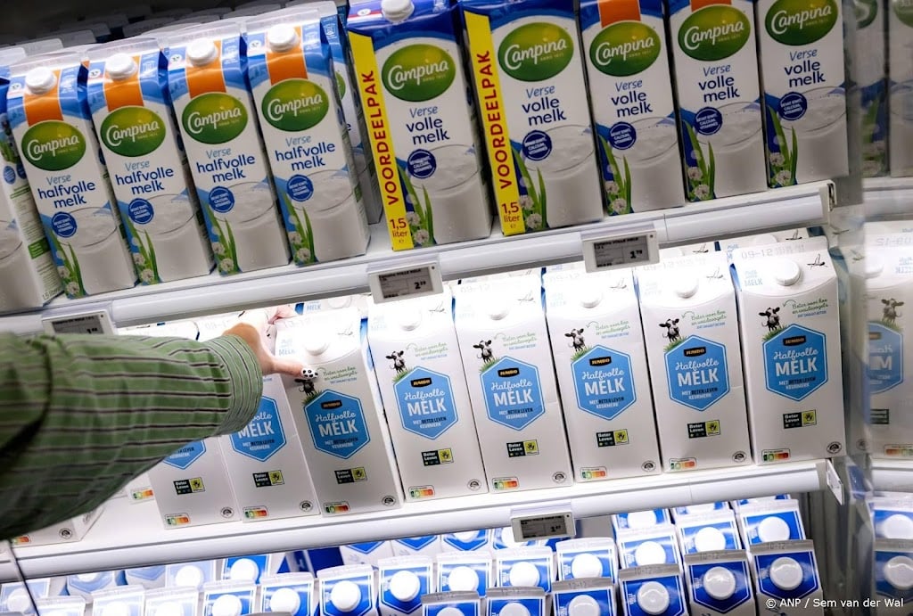 Supermarktbranche wil geen zuivelflessen met statiegeld inzamelen