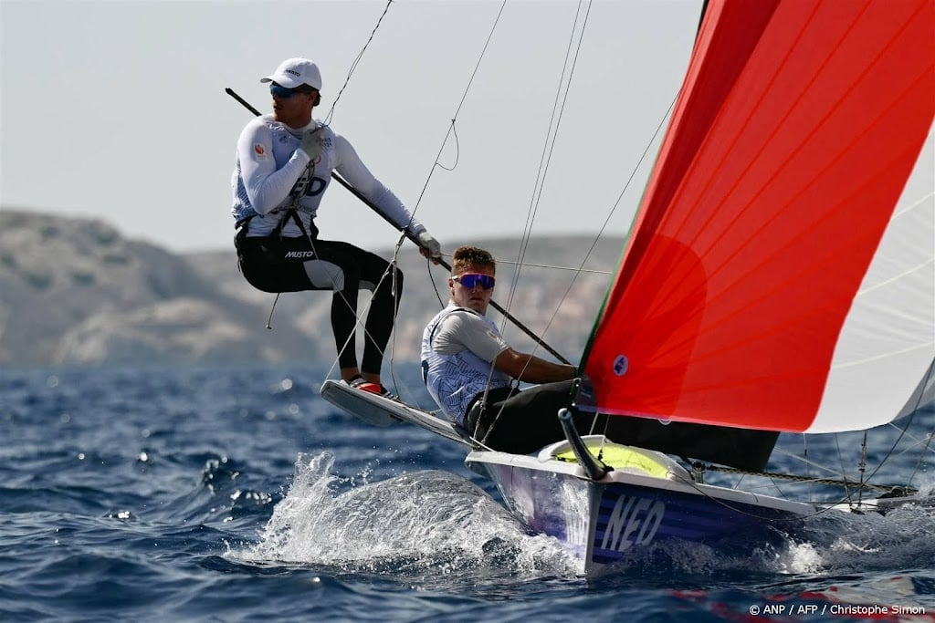 Zeilers Lambriex en Van de Werken tiende na dag 2 in 49er-klasse
