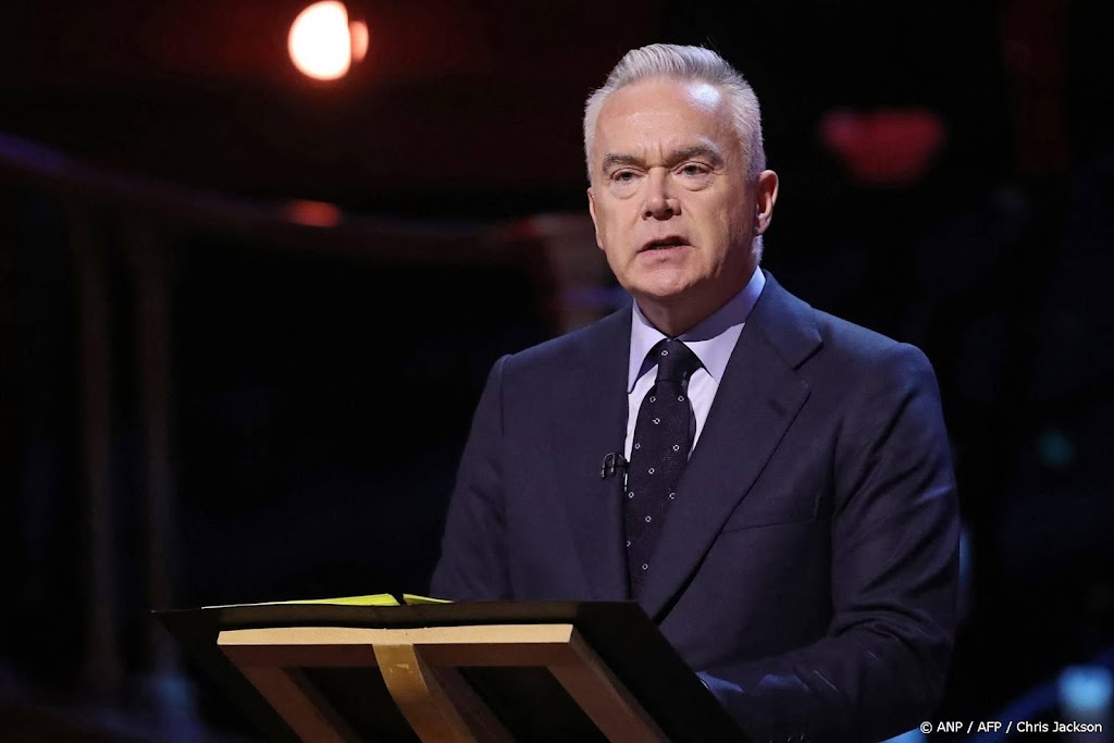 Huw Edwards aangeklaagd voor 'onfatsoenlijke' foto's van kinderen