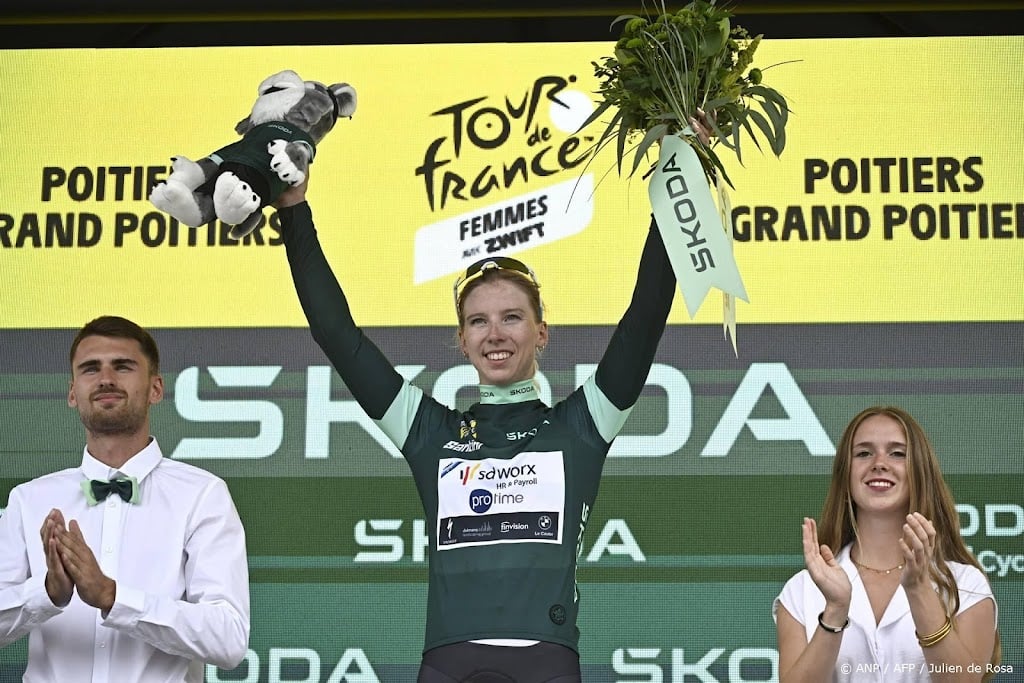 Wiebes sprint naar tweede etappezege in Tour de France Femmes 