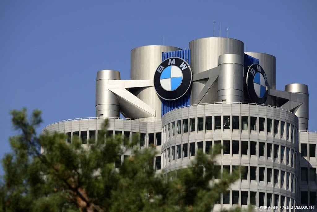 Duitse autofabrikant BMW schrapt 8000 banen, zeggen bronnen