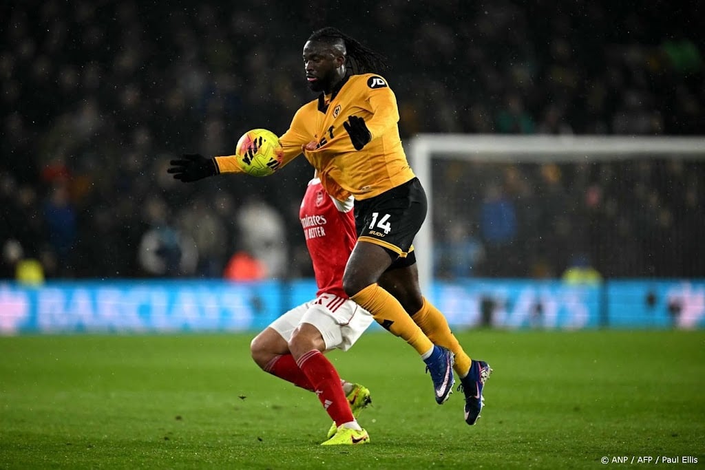 Ajax huurt spits Arokodare van Wolverhampton Wanderers