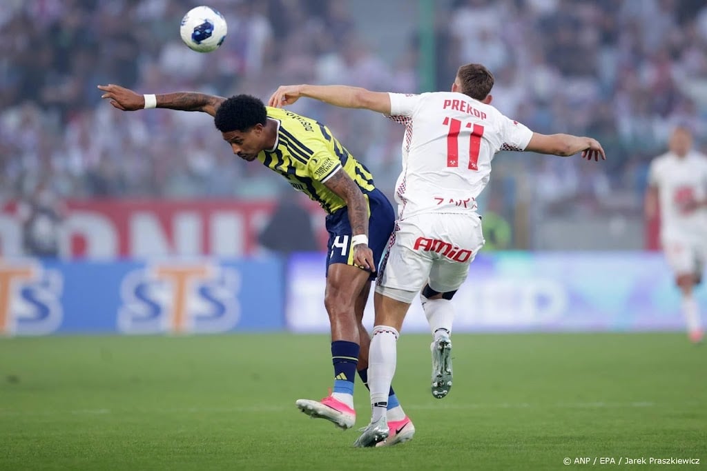 Fenerbahçe met Aké door naar derde voorronde Champions League