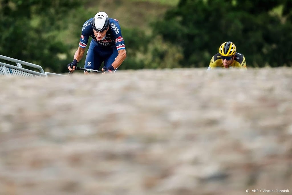 Wielrenner Van der Poel derde in Druivenkoers, Sénéchal wint