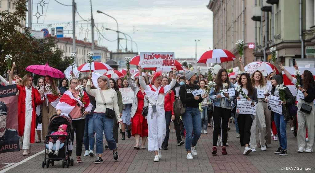 Duizenden vrouwen protesteren tegen Loekasjenko
