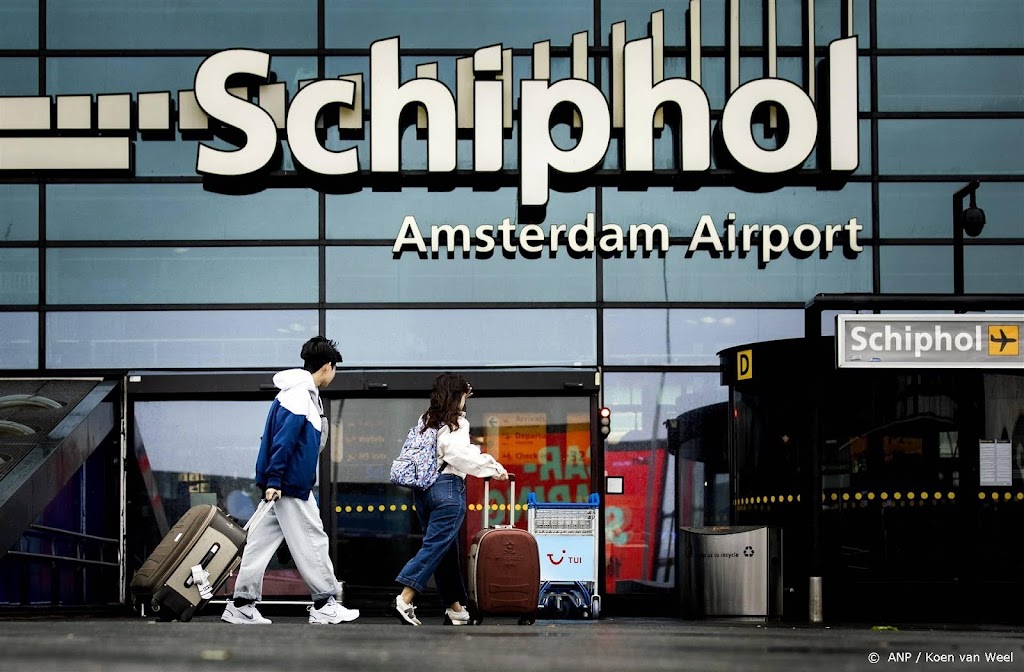 Schiphol blijft vooralsnog binnen normen voor geluid en uitstoot