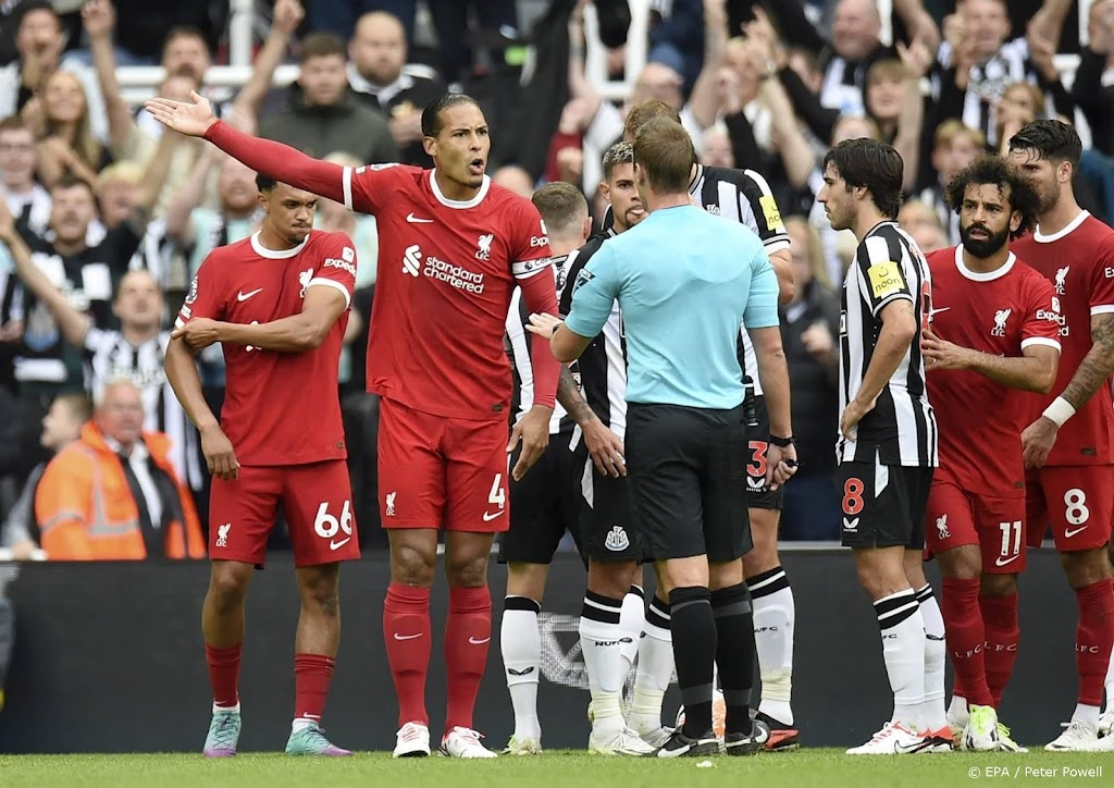 Van Dijk wacht mogelijk flinke schorsing na beledigen arbiter