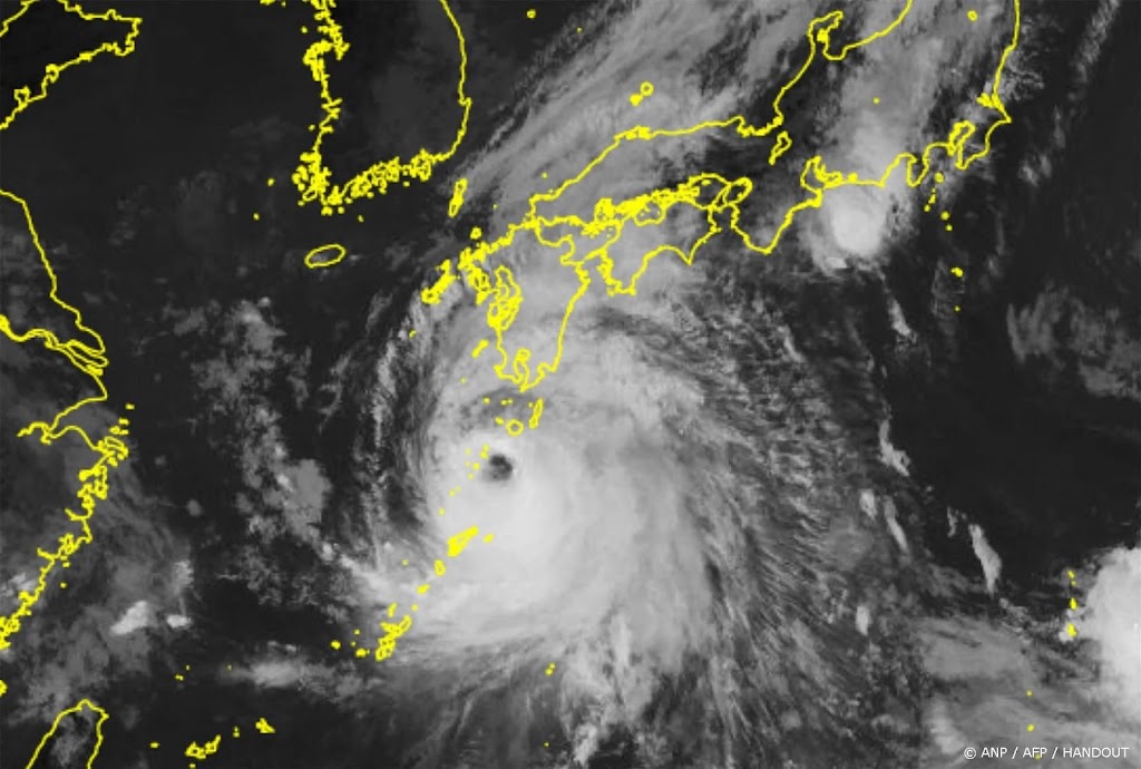 Tienduizenden mensen in Japan moeten huis verlaten om tyfoon
