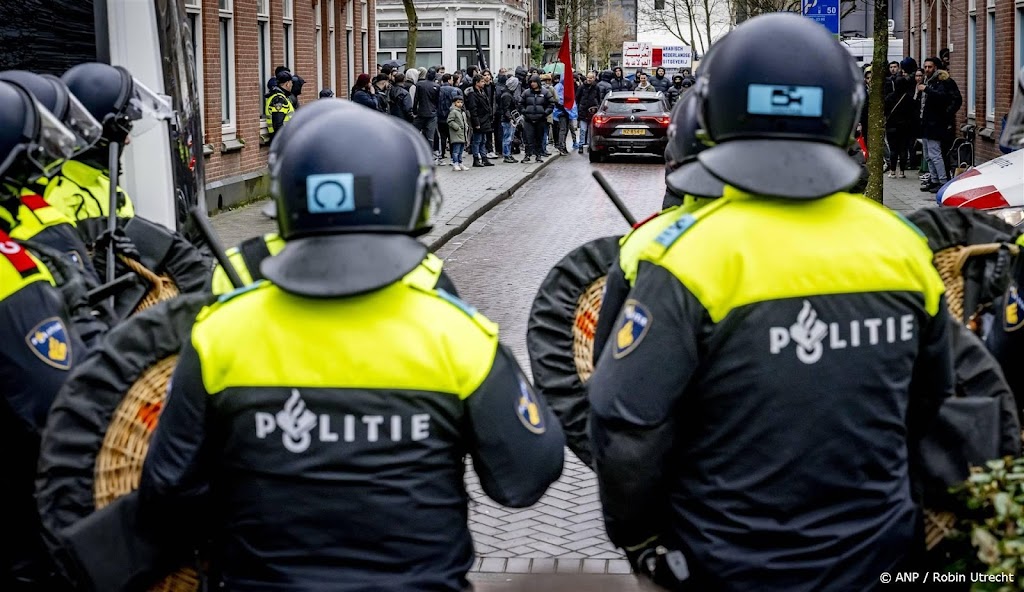 OM eist taakstraffen tegen relschoppers rond actie Pegida Arnhem