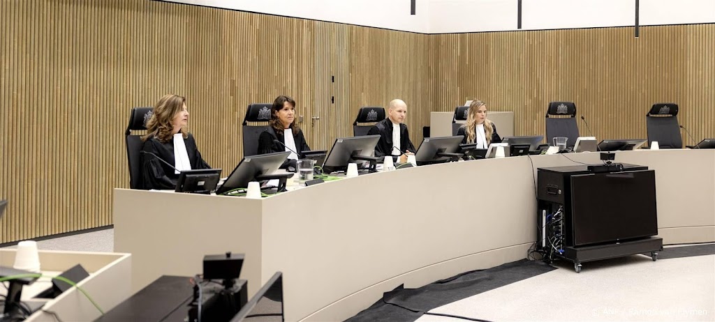 Kroongetuige in vermomming met stemvervorming op andere locatie