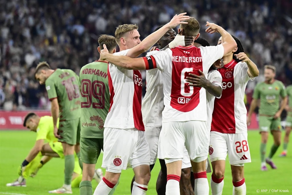 Ajax met ruime zege naar hoofdtoernooi van Europa League