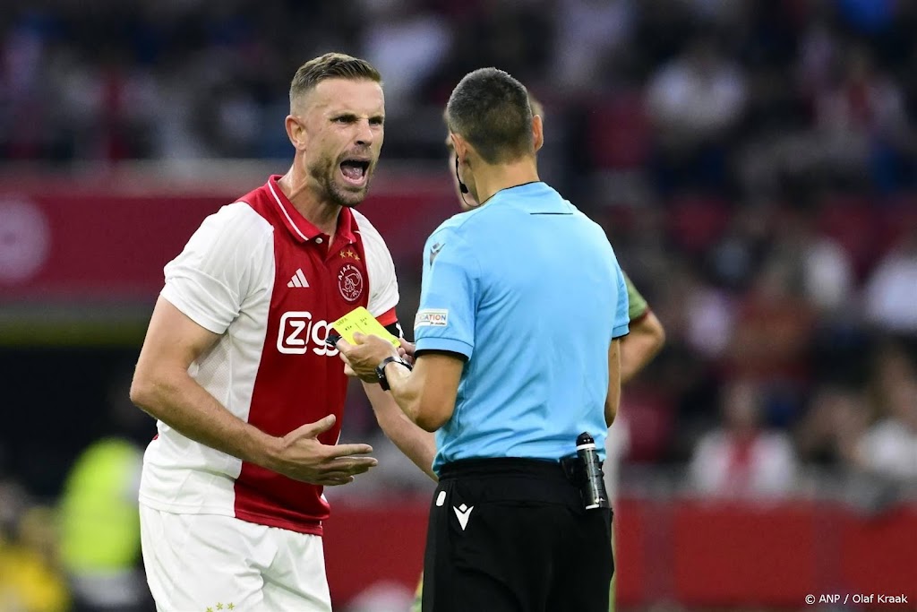 Henderson is dit seizoen aanvoerder van Ajax