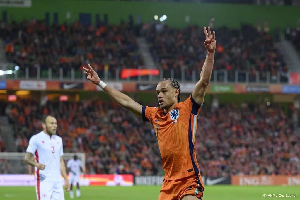 Simons zet zijn carrière voort bij Tottenham Hotspur 