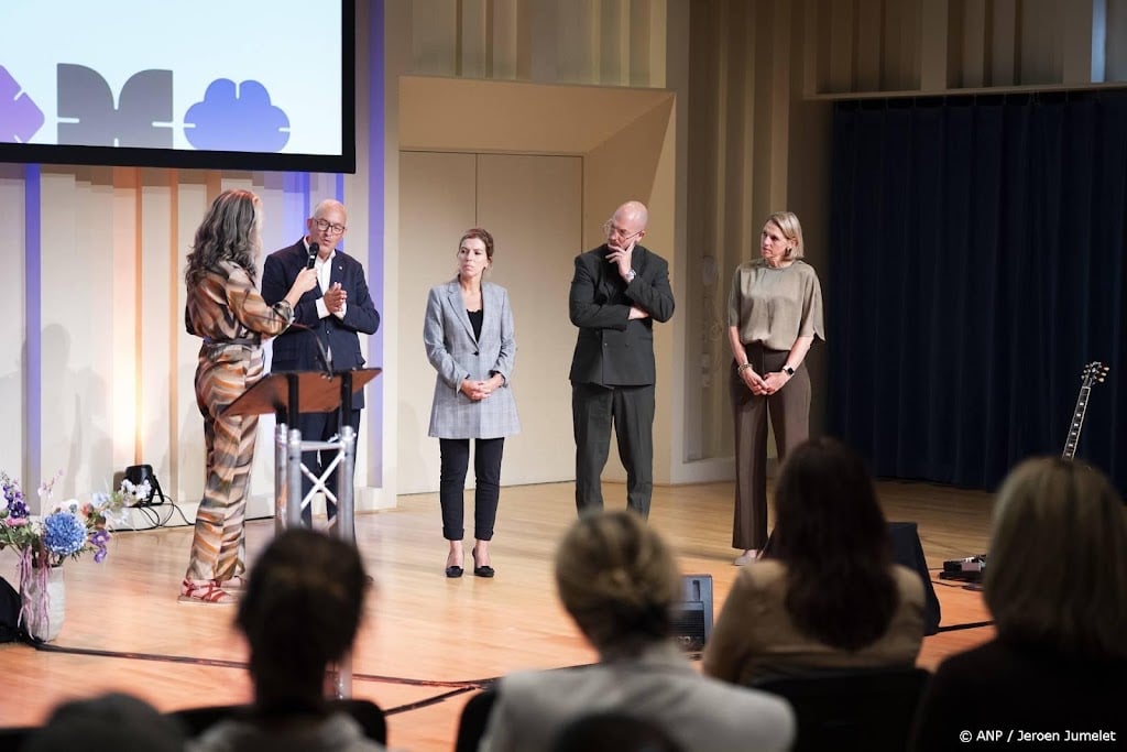 Aboutaleb hoopt gesloten jeugdzorg binnen 2 jaar te sluiten