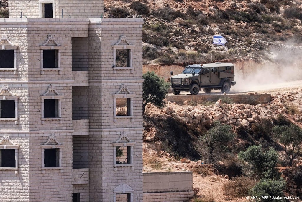 Kolonisten vallen Palestijns dorp aan, Israëlisch leger grijpt in