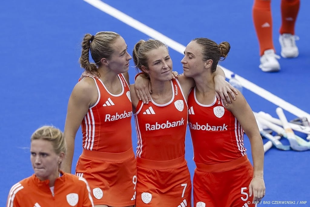 Afscheidnemende De Waard vindt dat hockeysters 'op bluf' verloren