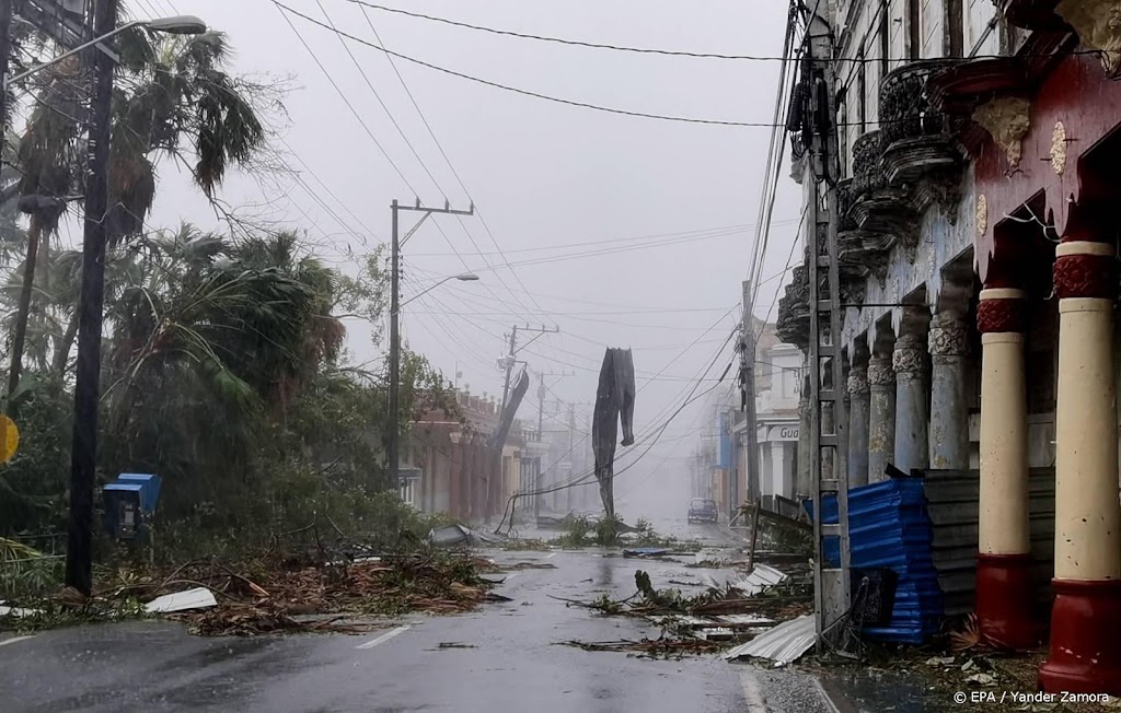 Bijna 2,5 miljoen huishoudens en bedrijven Florida zonder stroom 