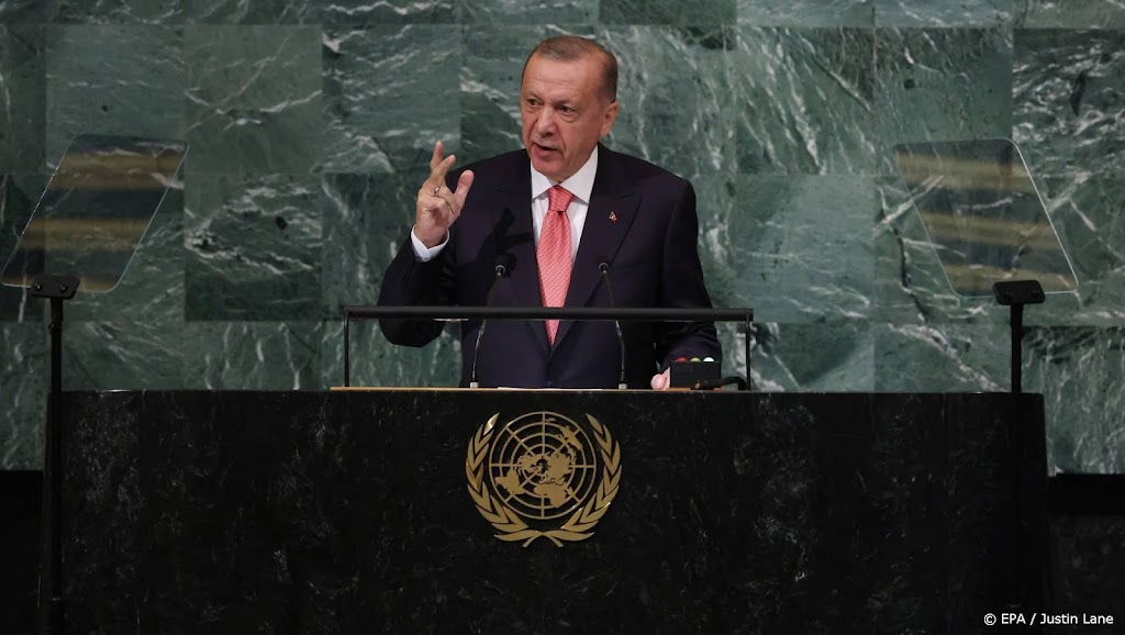 Erdogan wil dat Poetin niet annexeert maar gaat onderhandelen