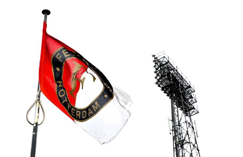 Ook Feyenoord met rouwbanden tegen Go Ahead