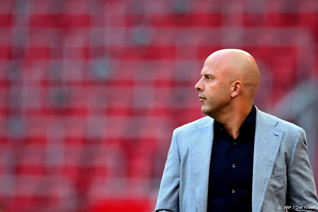 Feyenoord-trainer Slot informeerde bij collega's na schietdrama