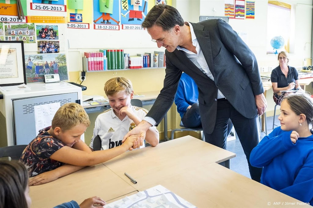 Rutte: kinderen aardbevingsgebied zitten in 'shit-situatie'