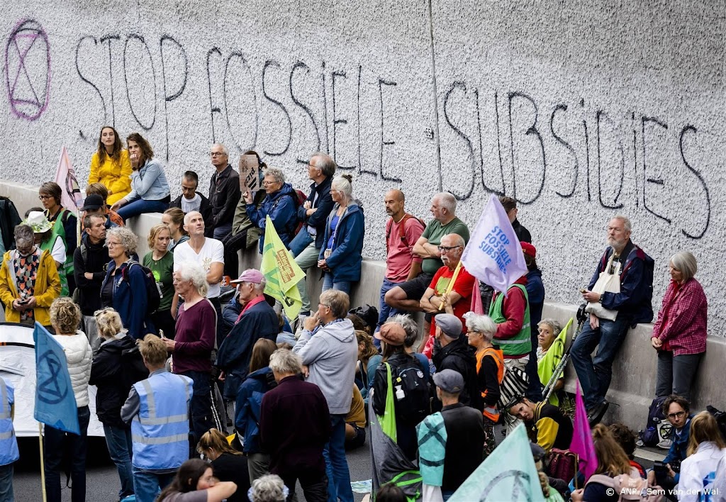 Na ruim 3 uur blokkade A12 beëindigd, 146 activisten aangehouden