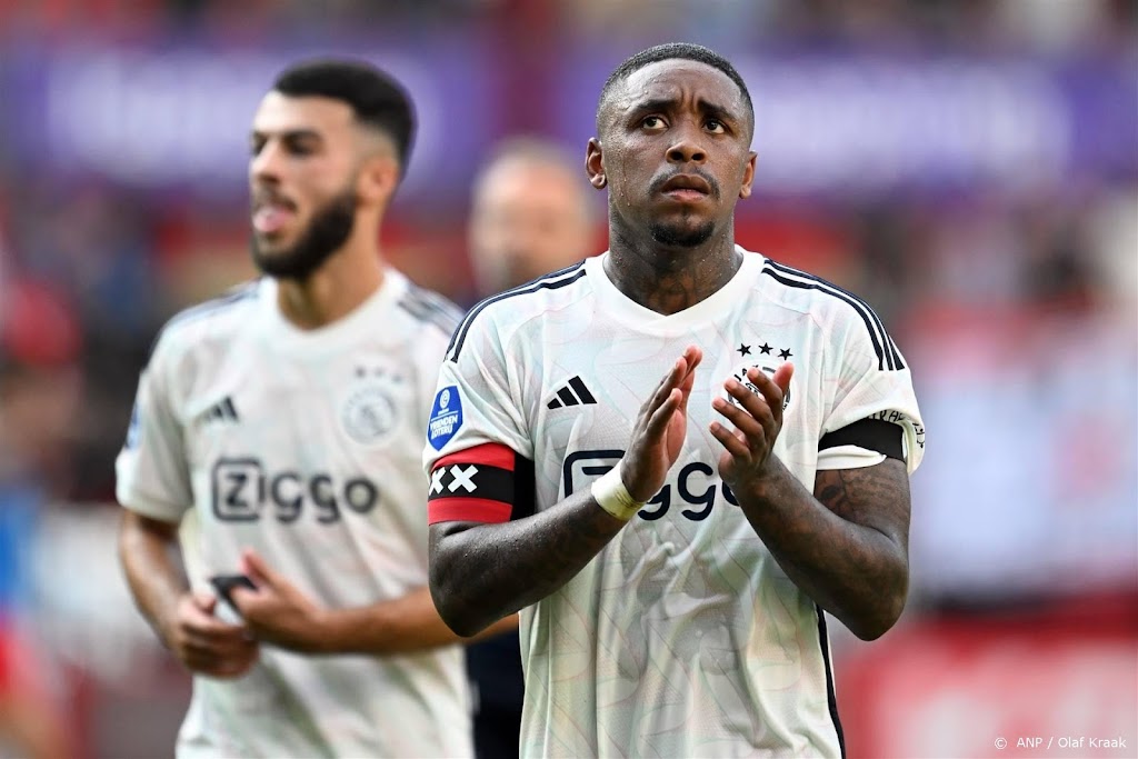 Zwalkend Ajax heeft aanvoerder Bergwijn weer terug