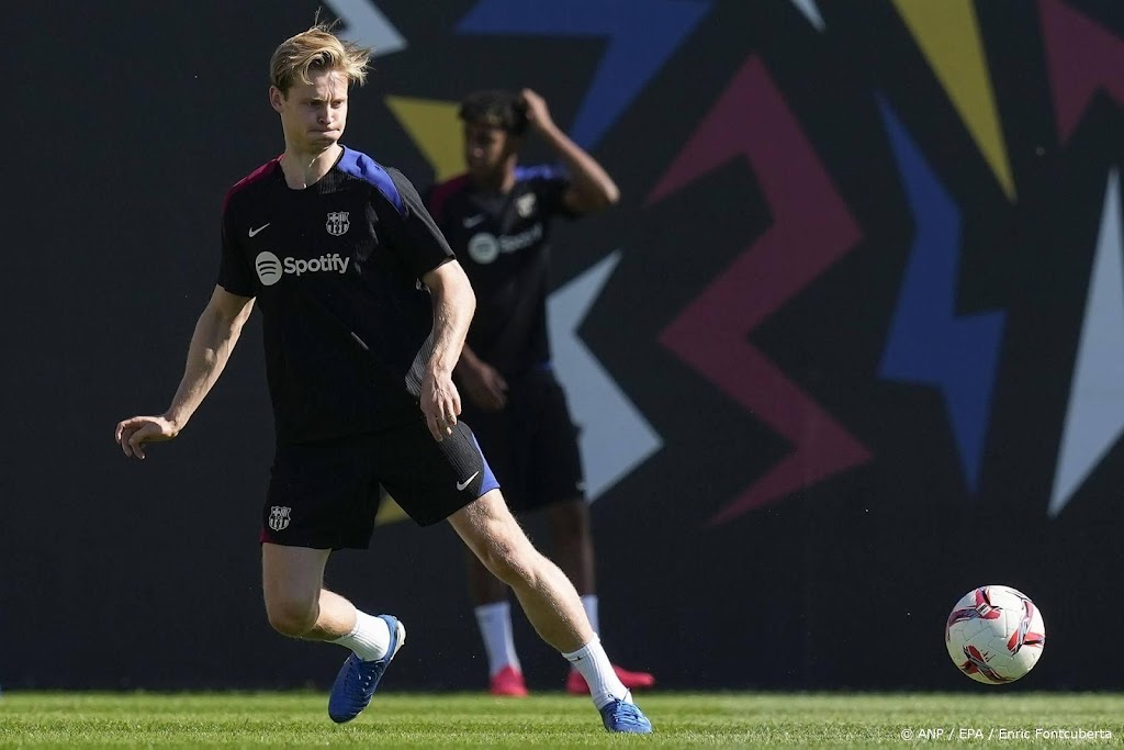 De Jong rekent af met 'onwaarheden' over blessure en inkomen