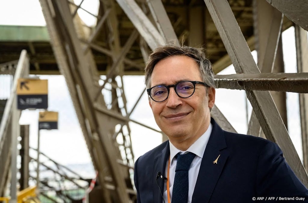 Topman Eiffeltoren stapt op na ophef om wegsturen medewerksters