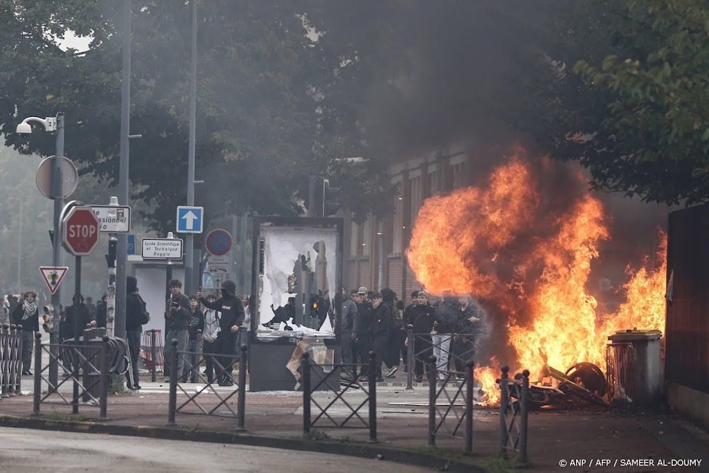 Meer dan vierhonderd arrestaties bij schoolprotesten Frankrijk