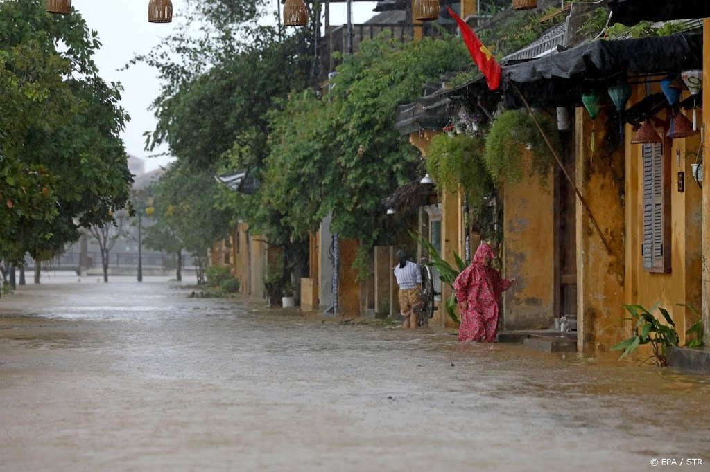 Minstens 13 doden door aardverschuivingen na tyfoon in Vietnam 