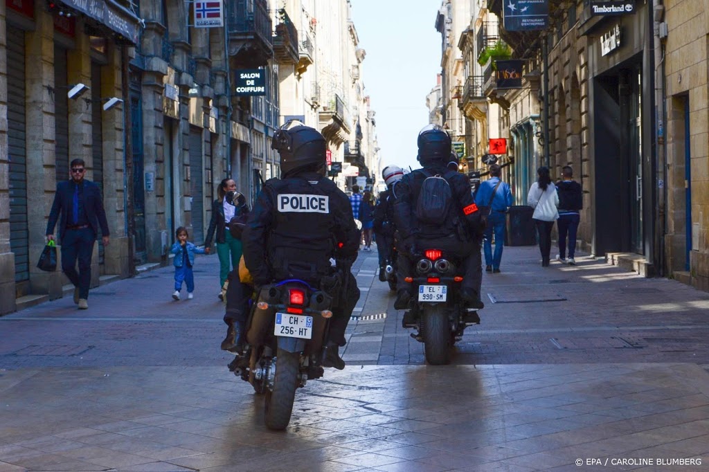Franse politie schiet in Avignon aanvaller met vuurwapen dood