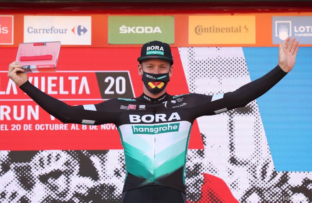Bennett gedeclasseerd in negende rit Vuelta, Ackermann wint