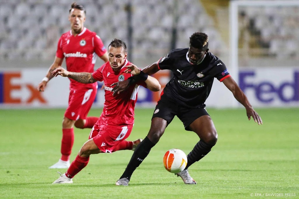PSV behaalt met uitgedunde selectie zege op Omonia Nicosia