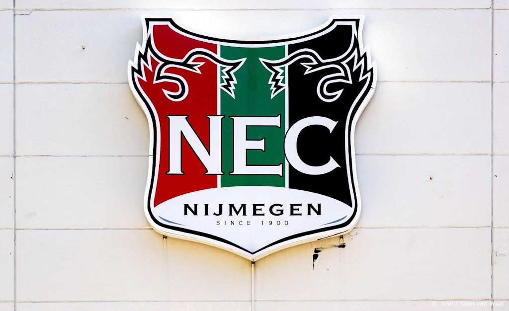 NEC laat seizoenkaarthouders toe in omloop van leeg stadion 