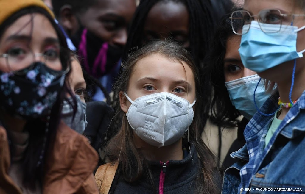 Greta Thunberg protesteert in Londen tegen fossiele financiering