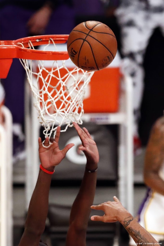 Mitchell en LeVert leiden Cavs met ieder 41 punten langs Celtics